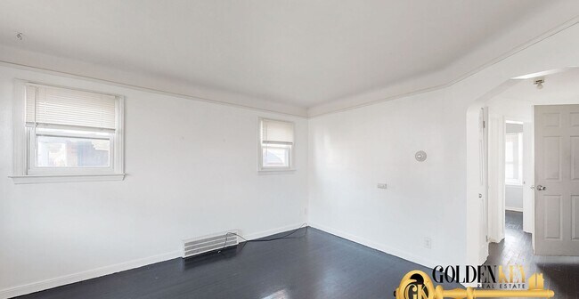 Building Photo - Eastside Detroit 3 bedroom Home Close to A...