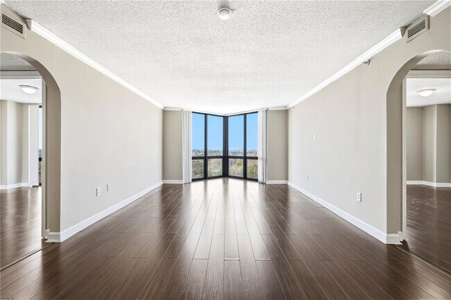 Building Photo - 2870 Pharr Ct S Northwest