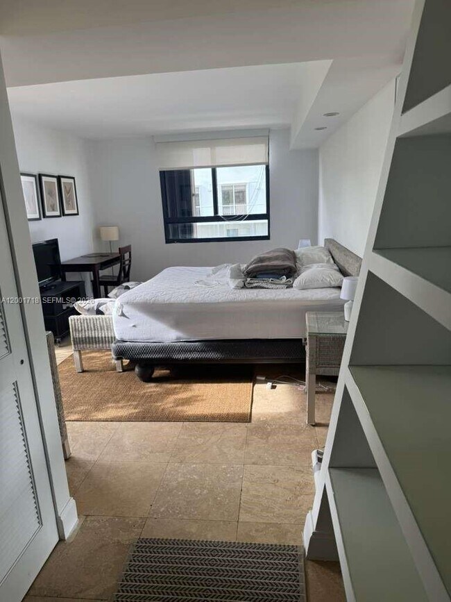 Building Photo - 121 Crandon Blvd