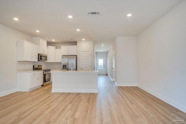 Building Photo - 2495 Cliff Hollow Cir