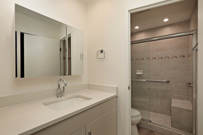 Building Photo - 1250 Park Ave W