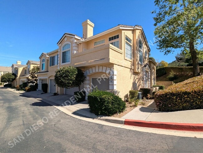 Building Photo - Beautifully Remodeled and Bright in the Perfect Carmel Mountain Ranch Location