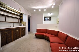 Building Photo - 252 Tappan St