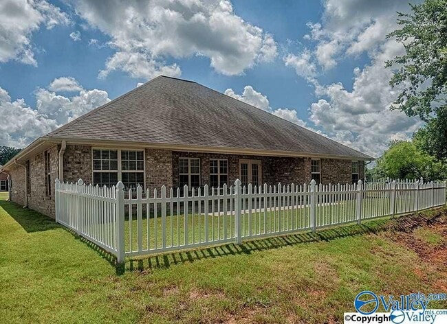 Building Photo - 102 Slack Water Ct