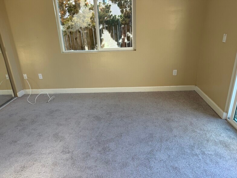 Building Photo - 5448 Mary Lane Dr