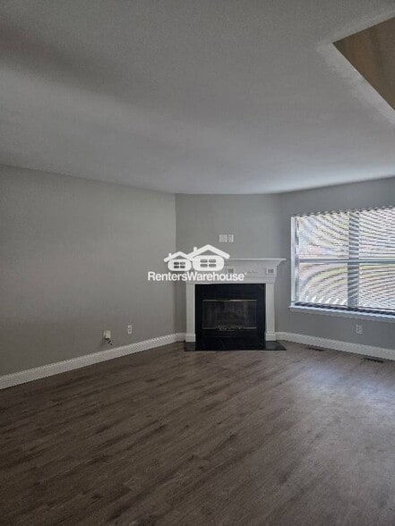 Building Photo - 955 Quail Meadows Ct