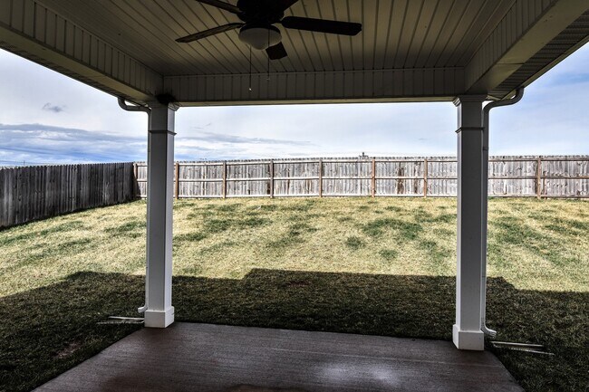Building Photo - Pet Friendly Three Bedroom with Bonus!