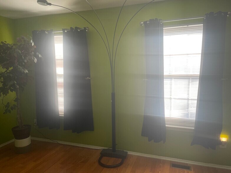 Building Photo - 454 Saint Giles Ct