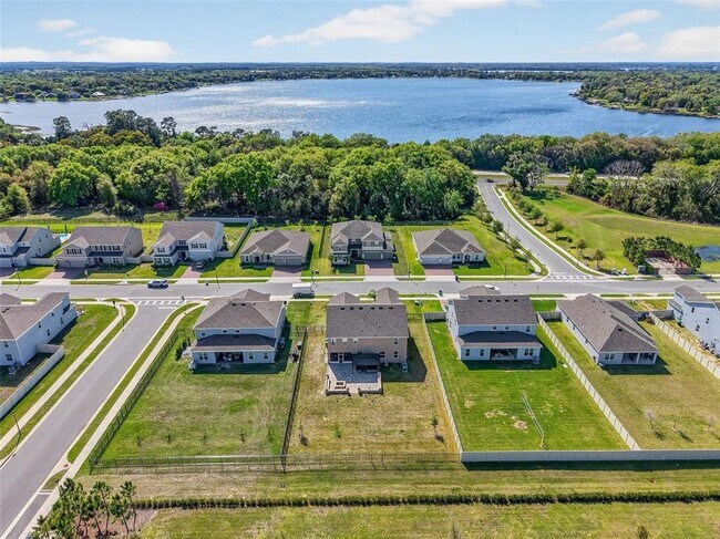 Building Photo - 6070 Sierra Crown St