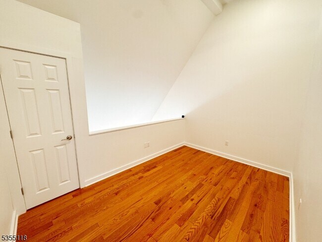 Building Photo - 466 Pompton Ave