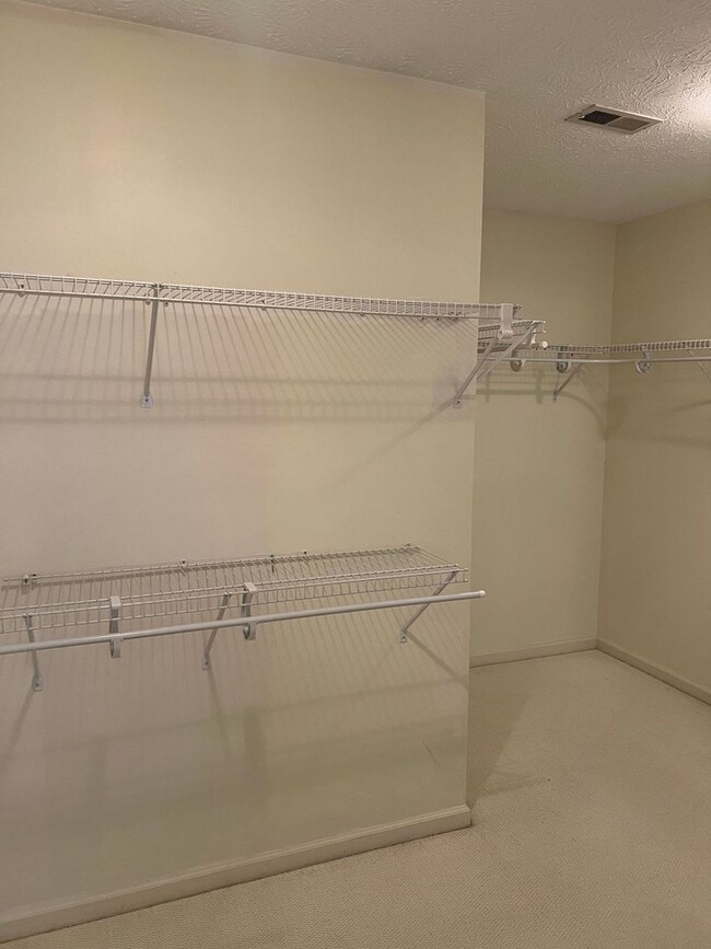 Building Photo - 110 Bugle Ct