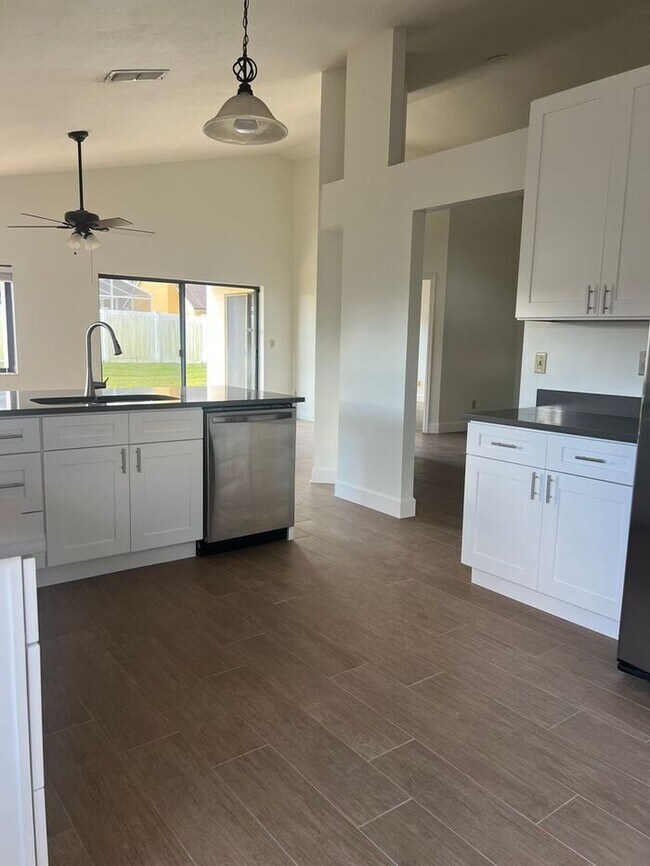 Building Photo - Charming Single-Family Home in Oviedo, FL