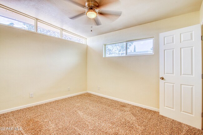 Building Photo - 8818 Mt Elbert Dr
