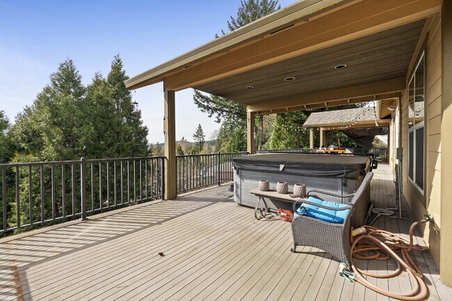 Building Photo - Beautiful, Spacious, Damascus Home with Incredible Views