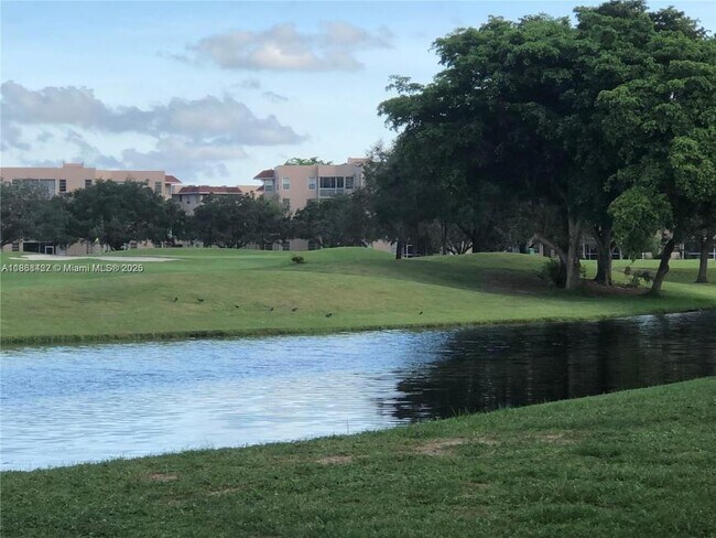 Building Photo - 2 bedroom in Davie FL 33324