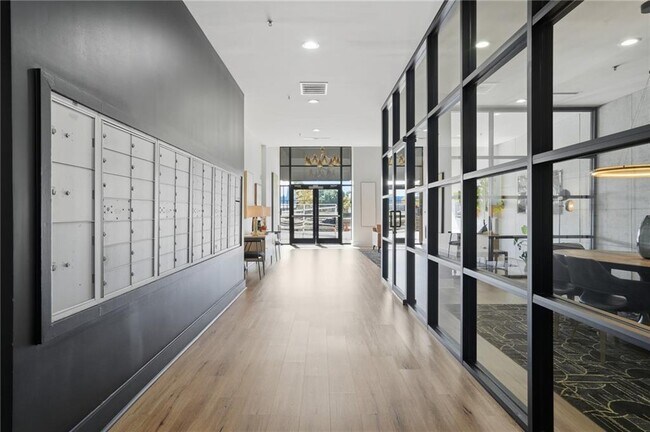 Building Photo - 260 18th St NW