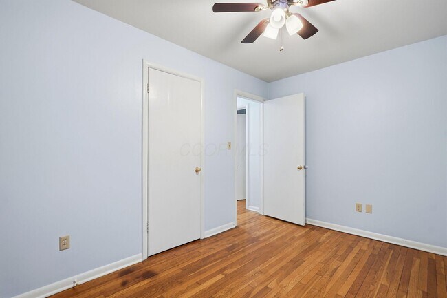 Building Photo - 4883 Stonehaven Dr