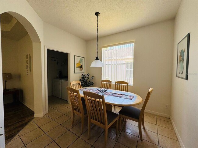 Building Photo - 400 Montara Dr
