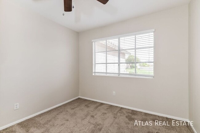 Building Photo - 916 Longshanks Rd