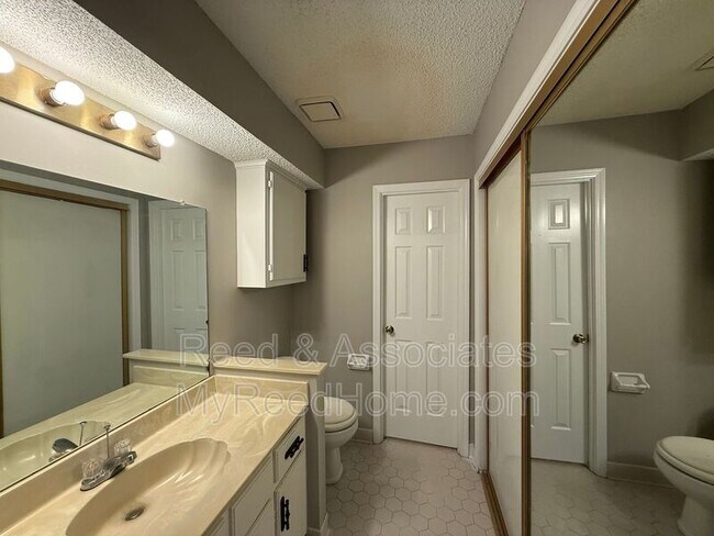Building Photo - 7004 Wesley Ct