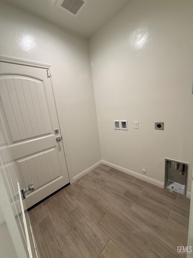 Building Photo - 3915 Costa Del Sol Ln