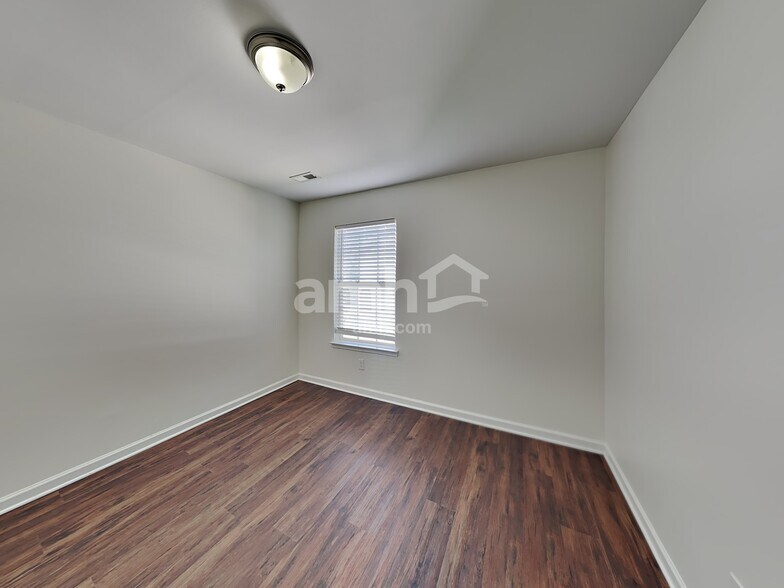 Building Photo - 2948 Clover Rd NW