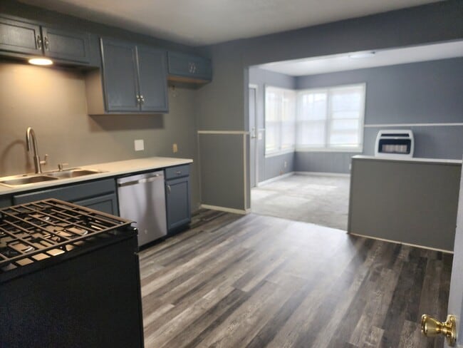 Building Photo - 628 NE 34th St