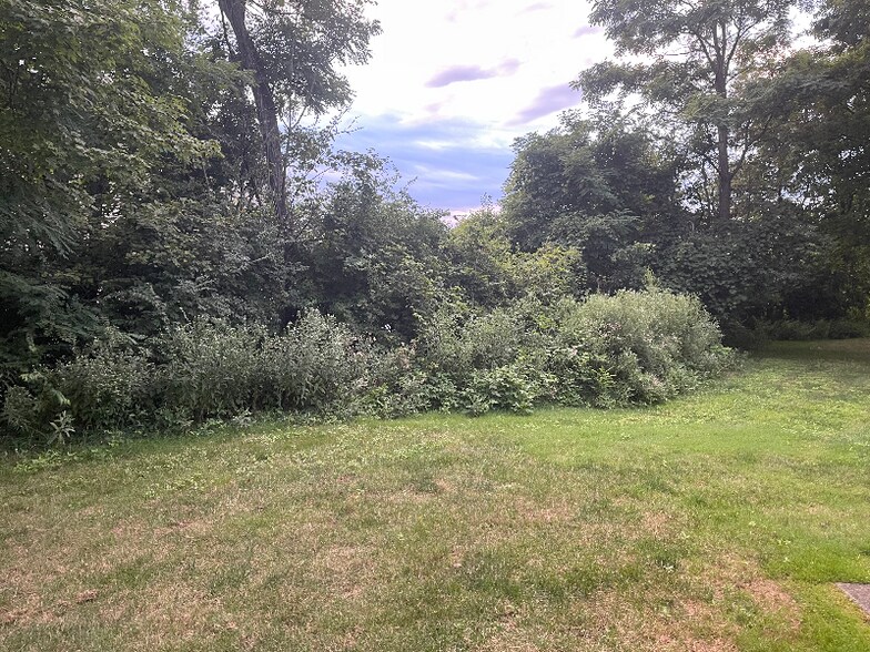 Building Photo - 13952 Oakbrook Dr