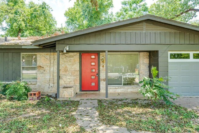 Building Photo - 809 Neans Dr