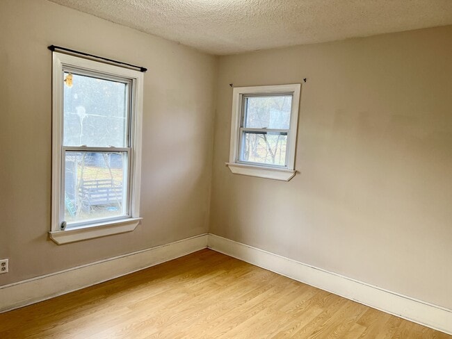 Building Photo - 435 Windham Rd