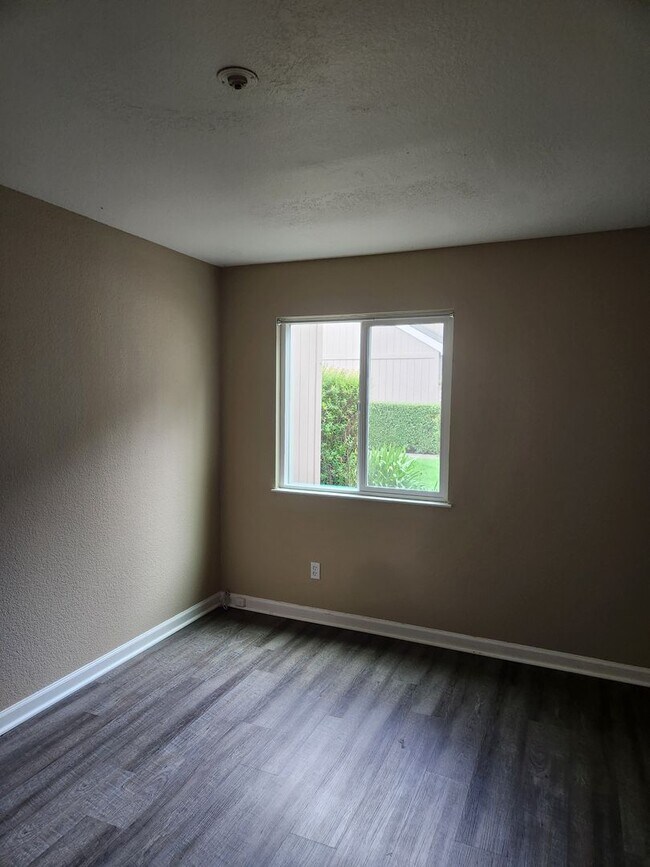 Building Photo - COMING SOON - 2 bedroom, 2 bath condo in Rohnert Park, Sonoma State Students welcome!