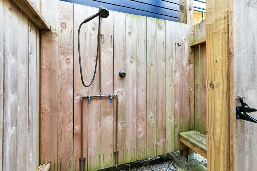 Building Photo - 2337 N Rampart St