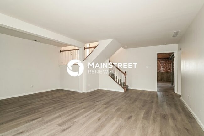 Building Photo - 4 Bedroom Pet-Friendly Home in BALLWIN, MO with Main Street Renewal