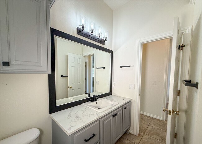 Building Photo - Gated in West Edmond! Storm Shelter! Tons of Space!
