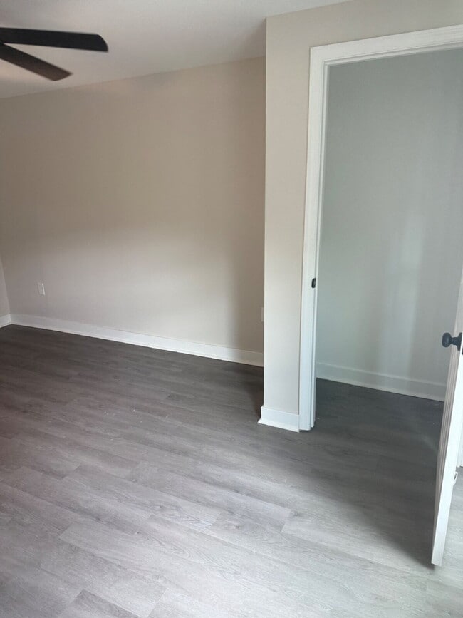Building Photo - Updated One Bedroom in the heart of Lynchburg