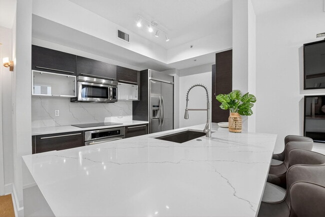 Building Photo - 550 Okeechobee Blvd