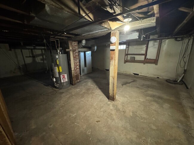 Building Photo - Coming Soon! 4 Bedroom Moline Rental, Pet ...