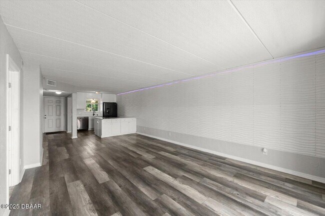 Building Photo - 411 N Halifax Ave