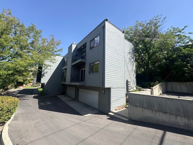 Building Photo - 480 North Wall Street-C101