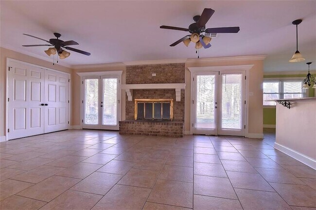 Building Photo - 117 Devereux Drive