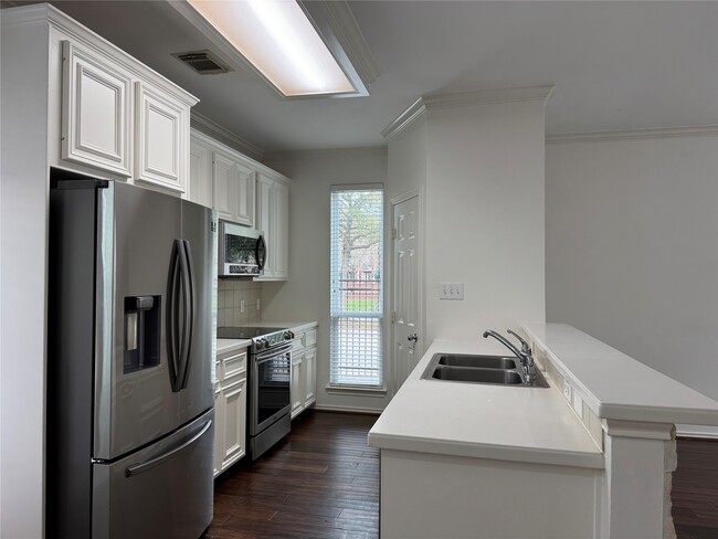 Building Photo - 1908 Bailey St