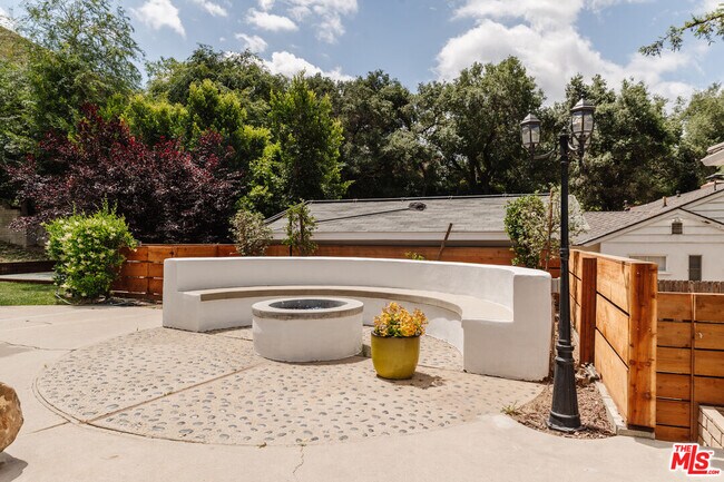 Building Photo - 15514 Del Gado Dr