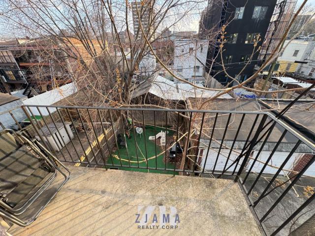 Building Photo - 3 bedroom in Brooklyn NY 11225