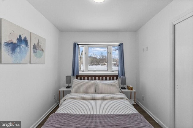 Building Photo - 191 Lakeshore Dr