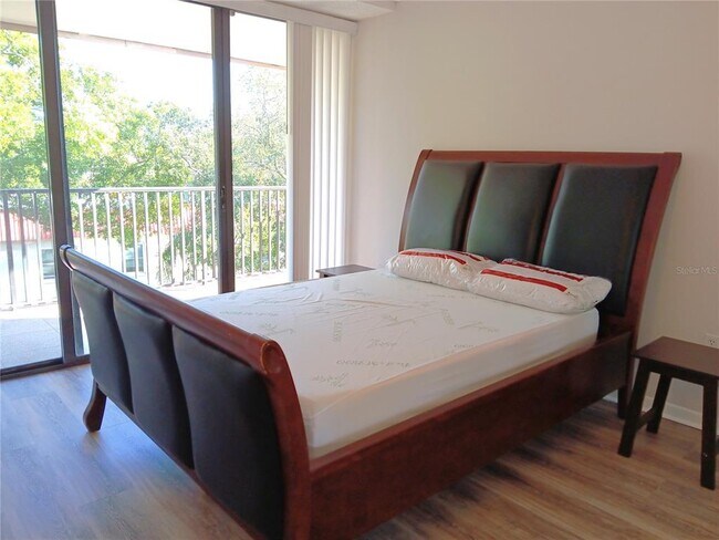 Building Photo - 2700 Bayshore Blvd