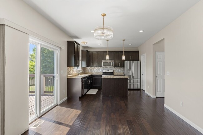 Building Photo - 184 Berry Manor Cir