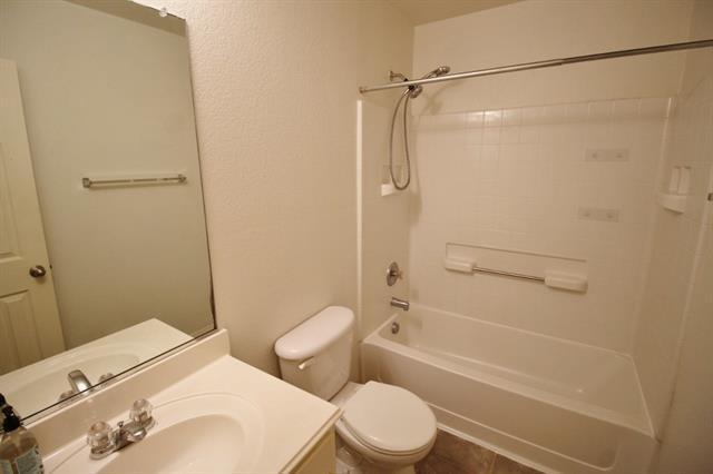 Building Photo - 5316 Lake Gardens Drive