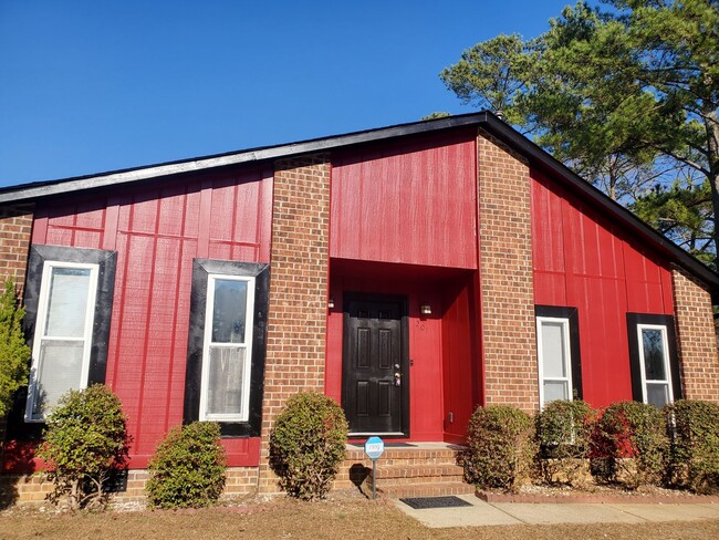 Building Photo - Fayetteville Rental