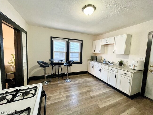 Building Photo - 4032 E 142nd St