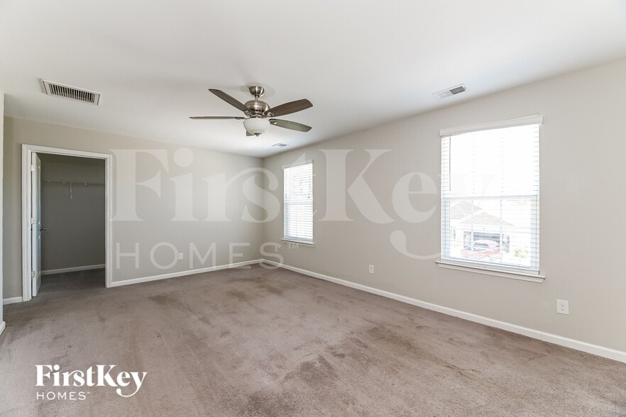 Building Photo - 301 Mincy St